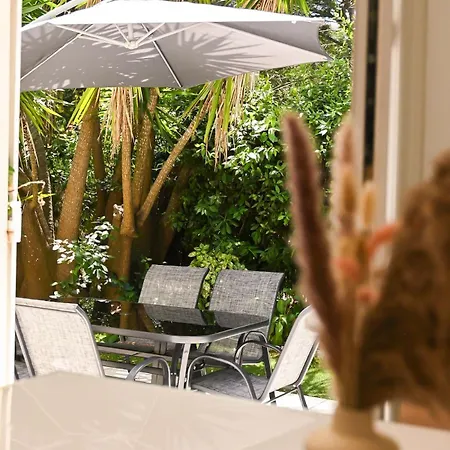 New - 2 Bedroom Garden Escape Saint-tropez Apartment *