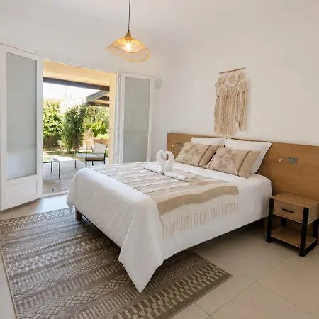 New - 2 Bedroom Garden Escape Saint-tropez Apartment Gassin
