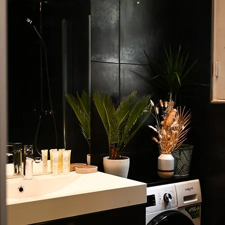 New - 2 Bedroom Garden Escape Saint-tropez شقة