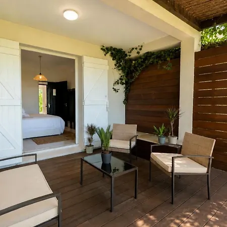 New - 2 Bedroom Garden Escape Saint-tropez